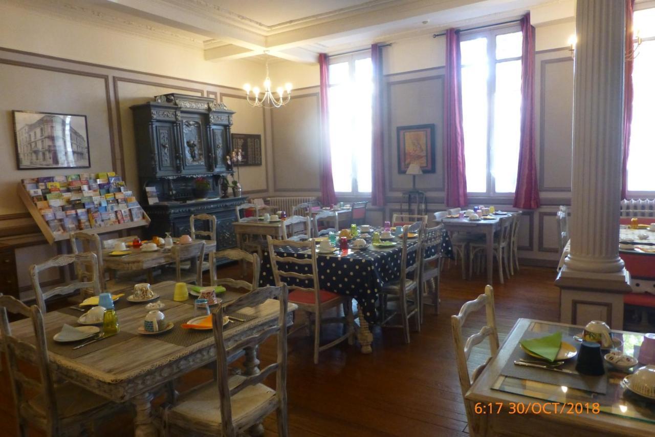 Hotel Souvenirs De Familles Сент Экстерьер фото
